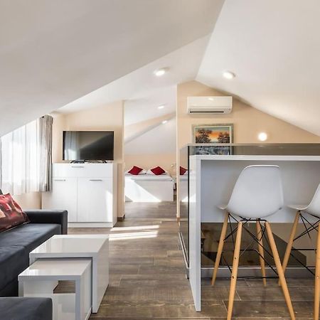 Elegant Residence Rooms & Apartments Split Exterior foto