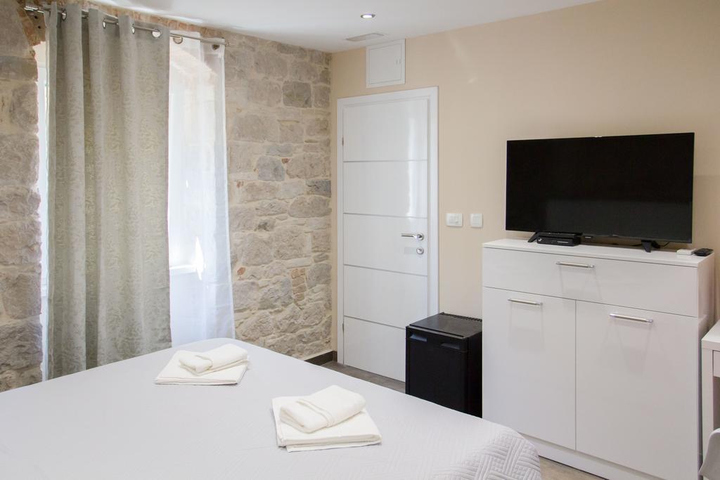 Elegant Residence Rooms & Apartments Split Exterior foto